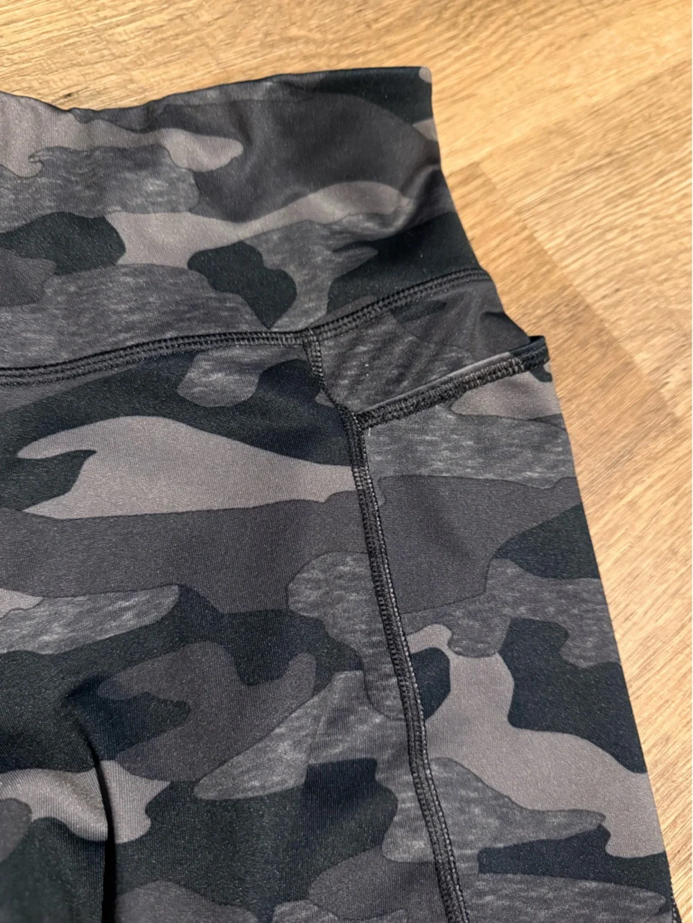 NWOT Old Navy Active Leggings